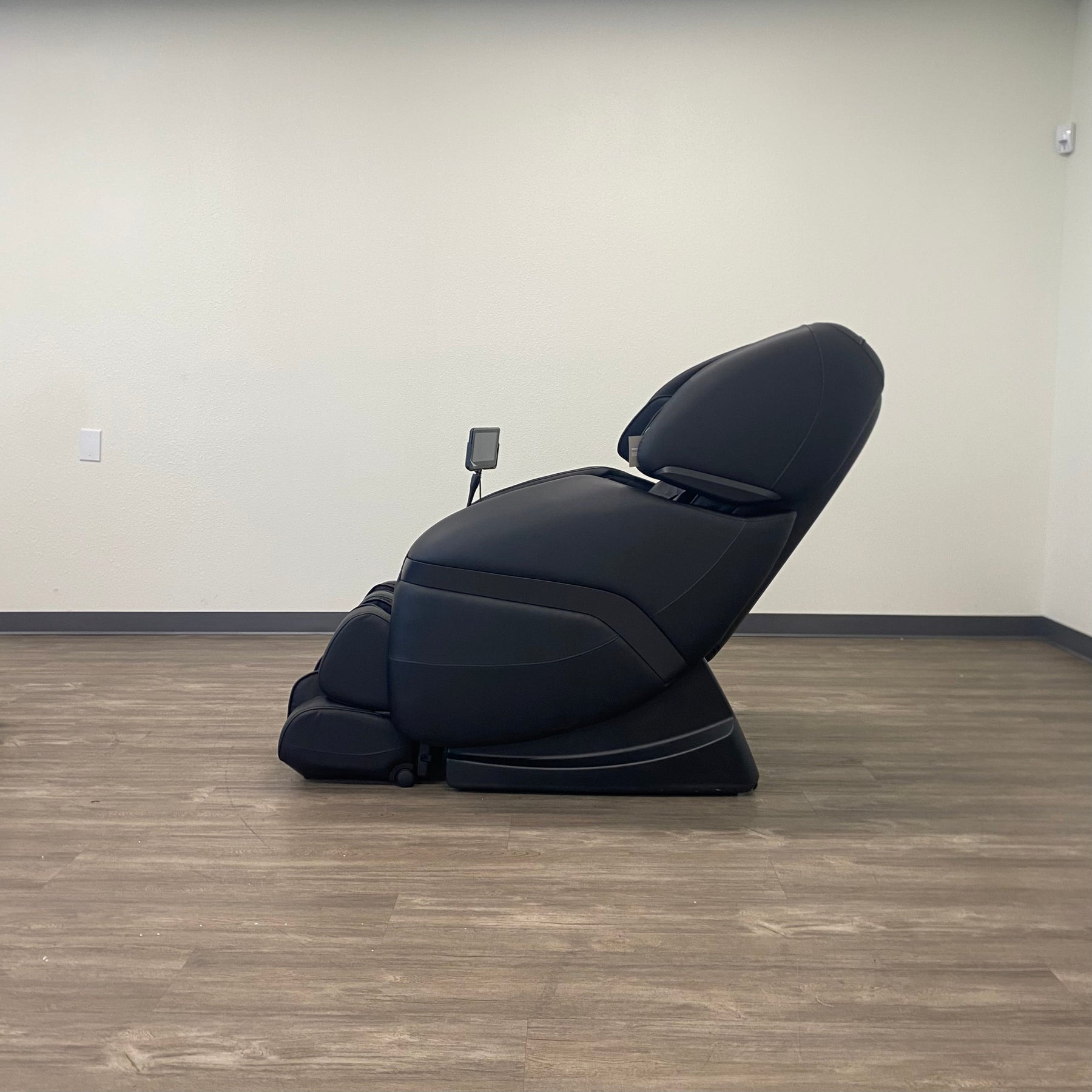 Ogawa Active L Plus Massage Chair - Certified Renewed