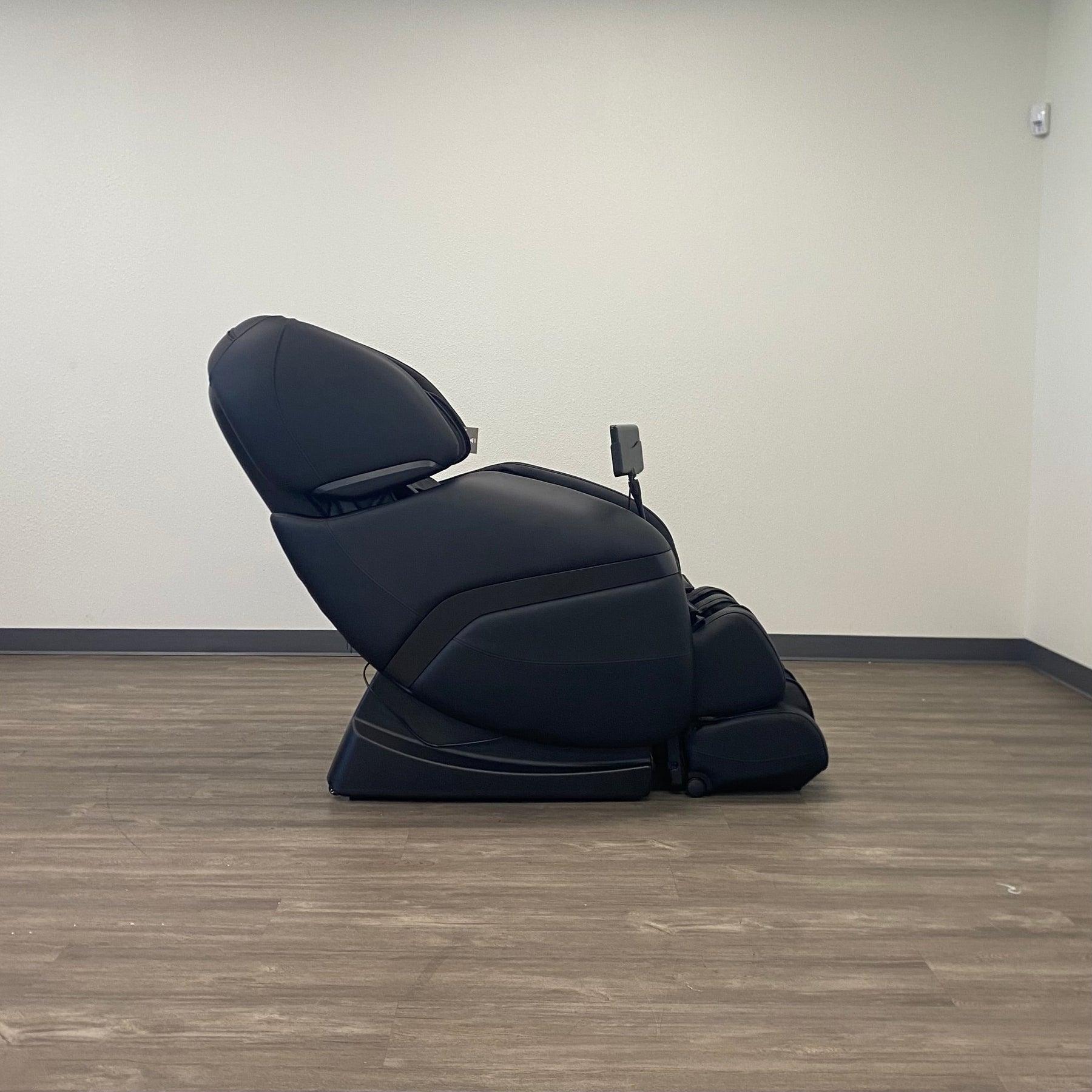 Ogawa Active L Plus Massage Chair - Certified Renewed